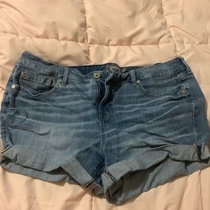 torrid mid-rise jean shorts